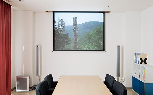 モアヤングシアター